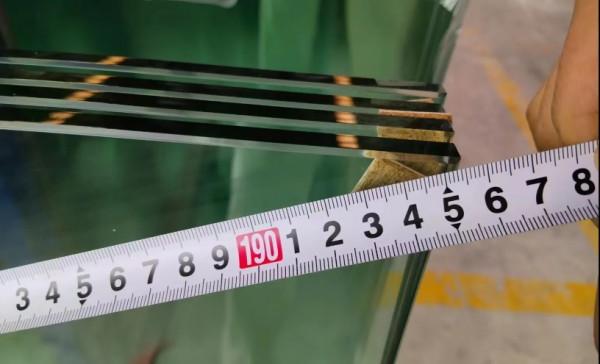 garage door tempered glass03